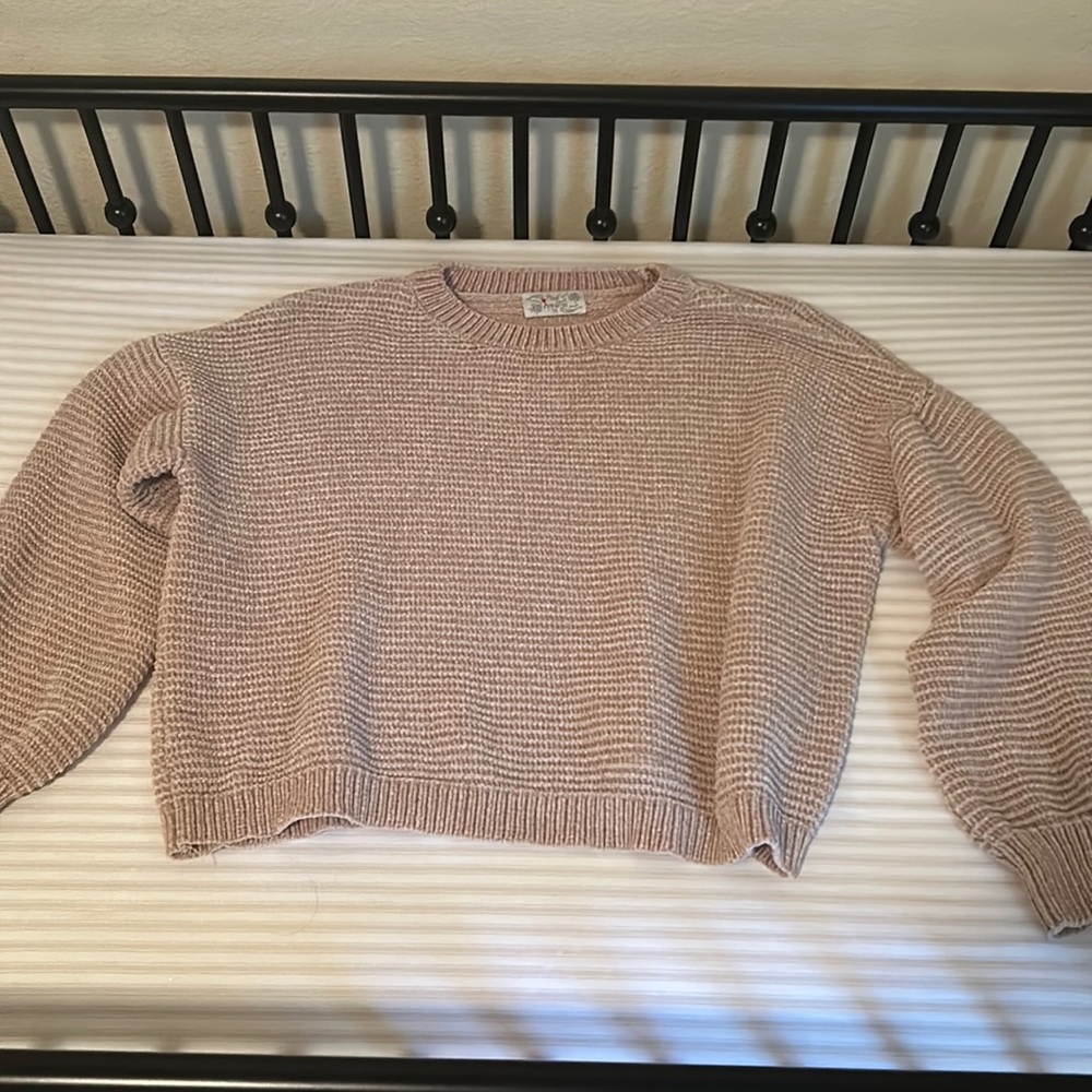 Cream Suede Knit Cropped Sweater size: Medium